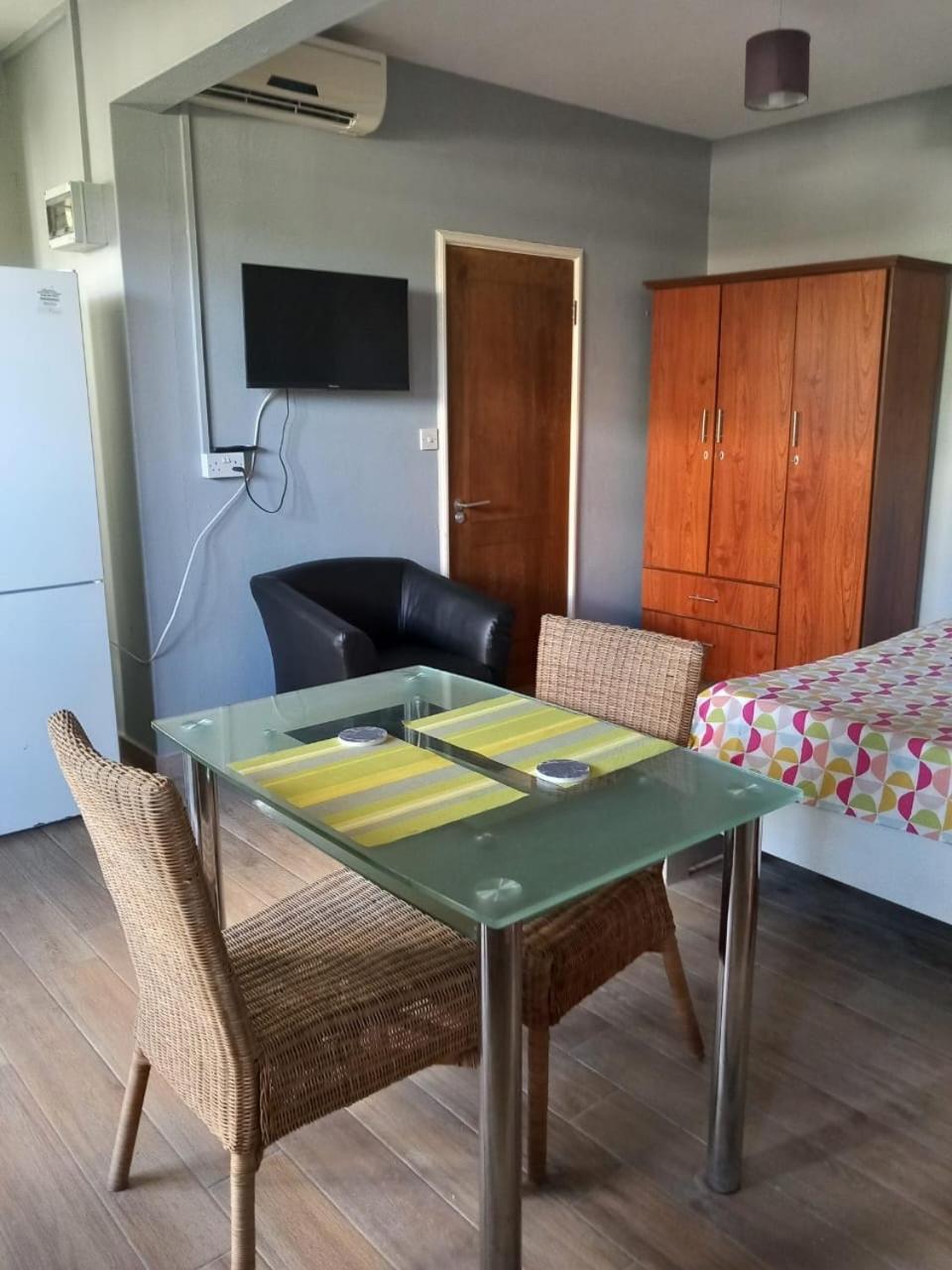 Sacha Tourist Residence 1 Маэбур Экстерьер фото